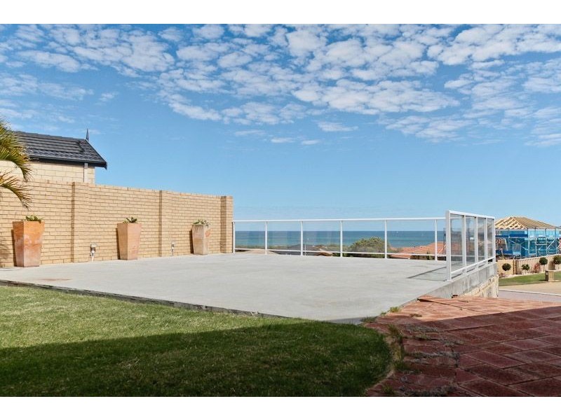 6 Imperial Court, Ocean Reef WA 6027