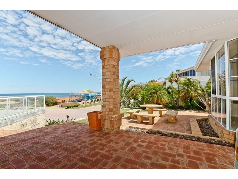 6 Imperial Court, Ocean Reef WA 6027