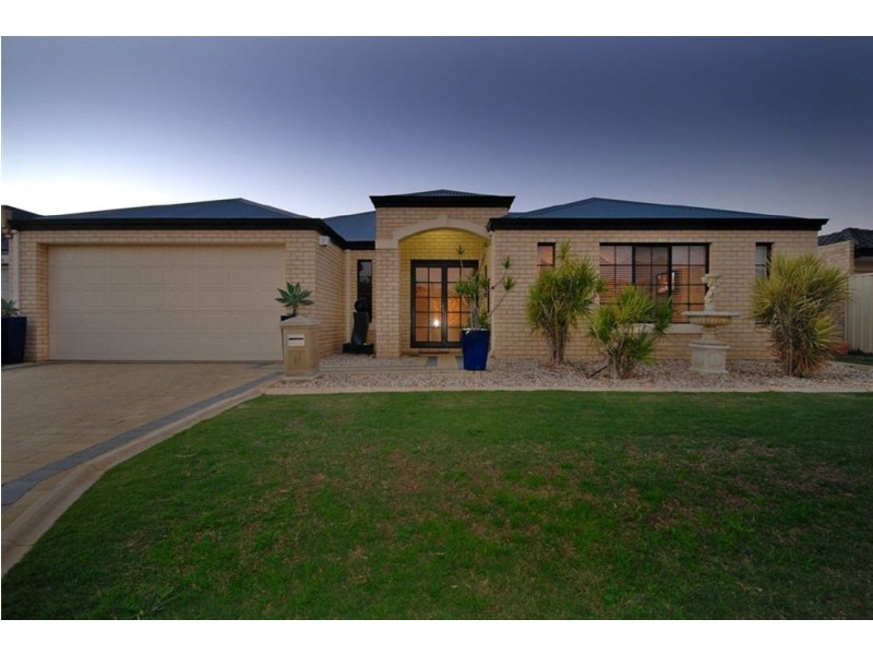 11 Marriot Turn, Currambine WA 6028