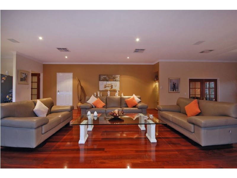 11 Marriot Turn, Currambine WA 6028