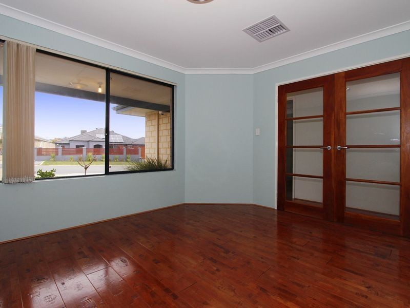 139 St Stephens Crescent, Tapping WA 6065