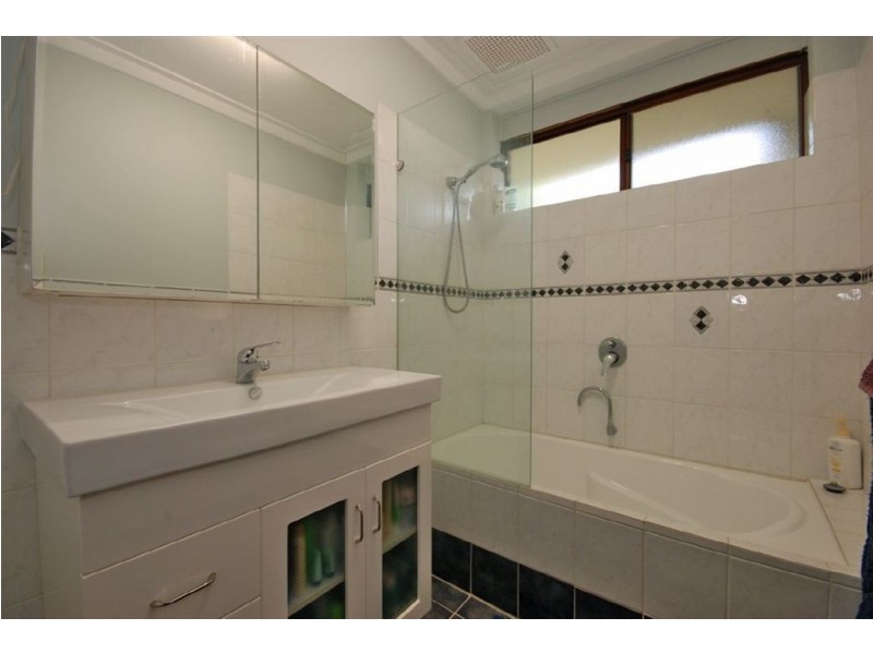 35 Fenellia Crescent, Craigie WA 6025