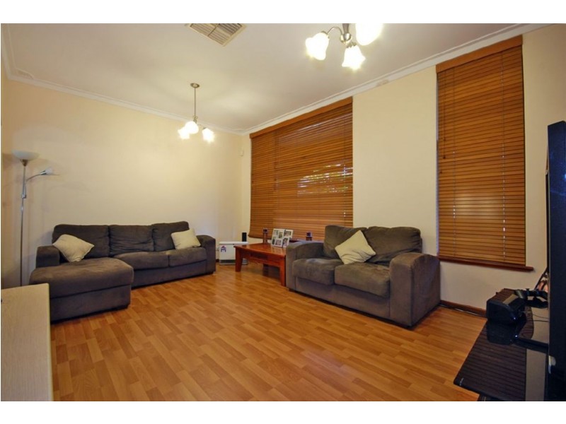 35 Fenellia Crescent, Craigie WA 6025