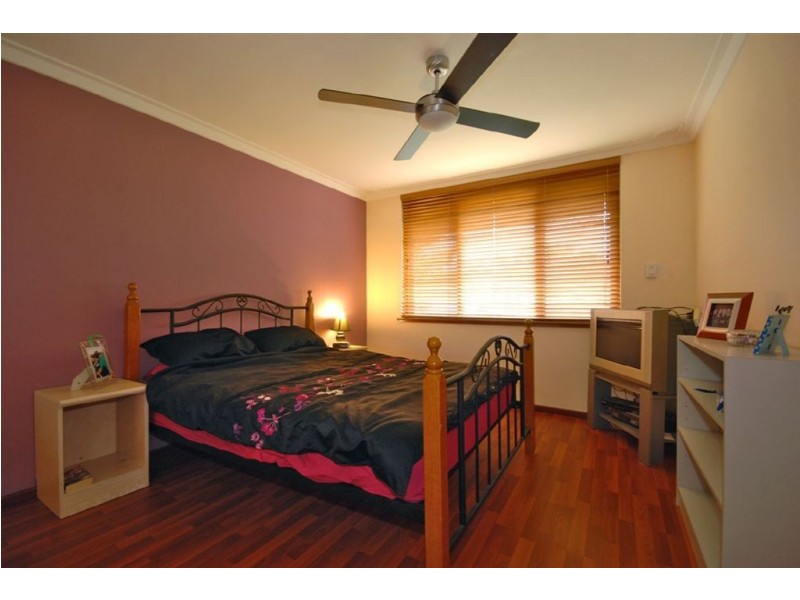 35 Fenellia Crescent, Craigie WA 6025