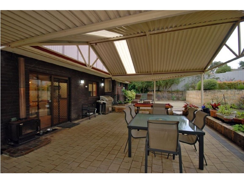 35 Fenellia Crescent, Craigie WA 6025