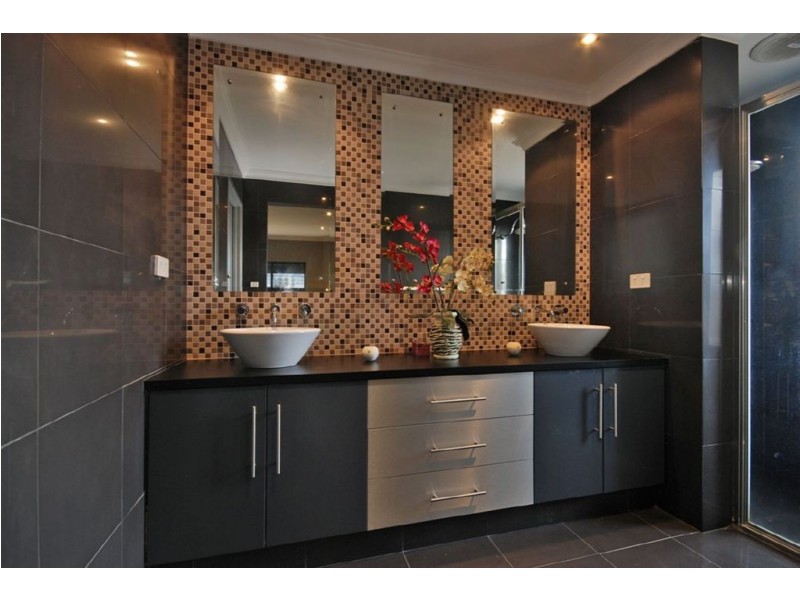 24 Brightlands Circuit, Carramar WA 6031