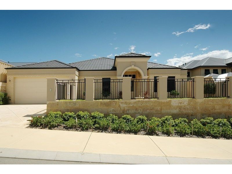 8 Perissa Road, Iluka WA 6028