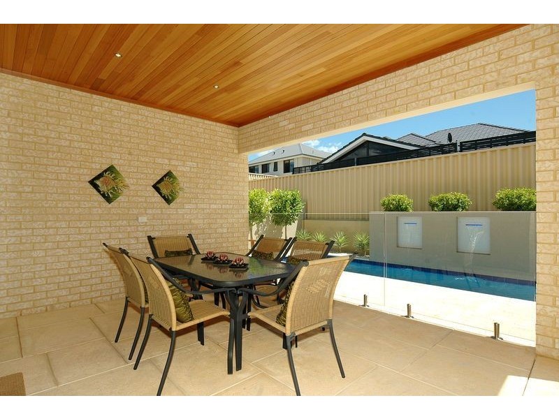 8 Perissa Road, Iluka WA 6028