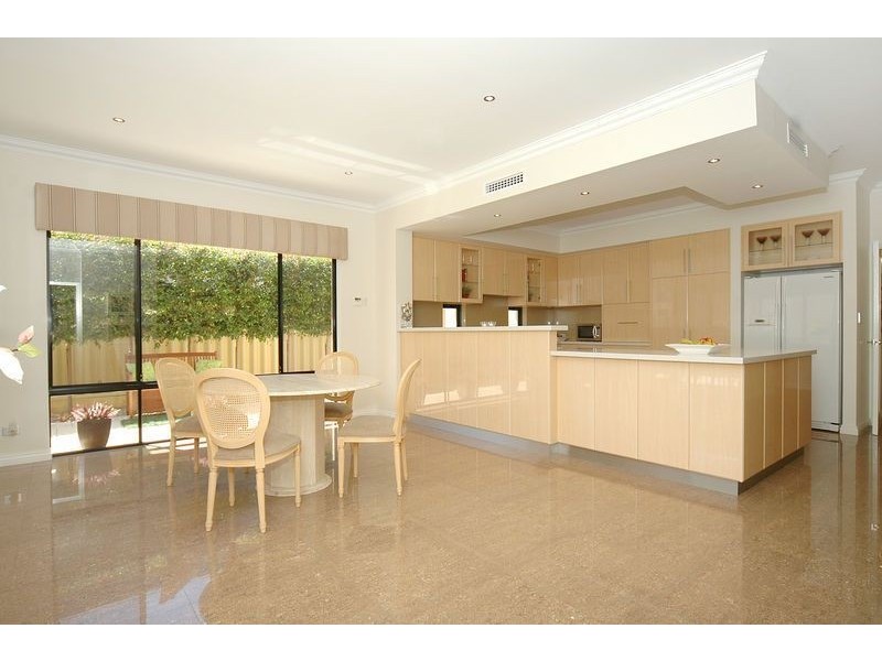 8 Perissa Road, Iluka WA 6028