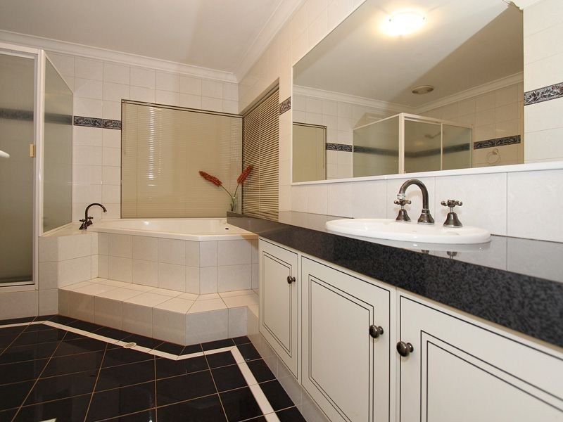 3 Dinghy Place, Ocean Reef WA 6027