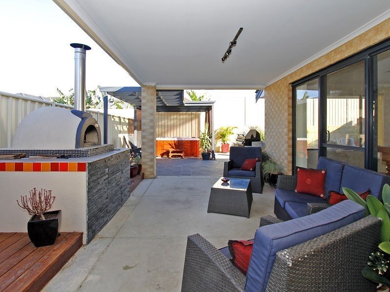 9 Zeppelin Way, Tapping WA 6065