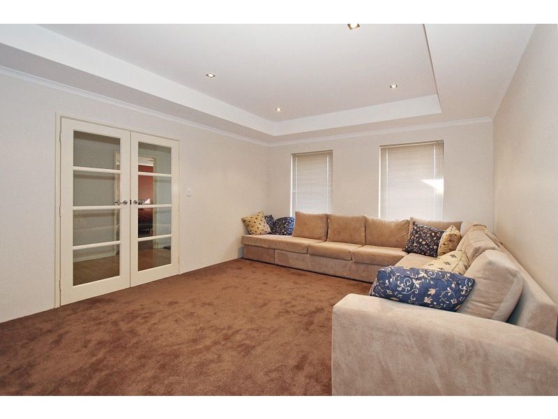 9 Zeppelin Way, Tapping WA 6065