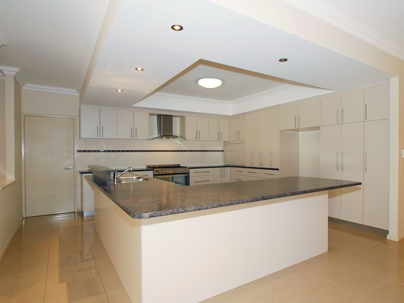 11 Pardalote Way, Tapping WA 6065