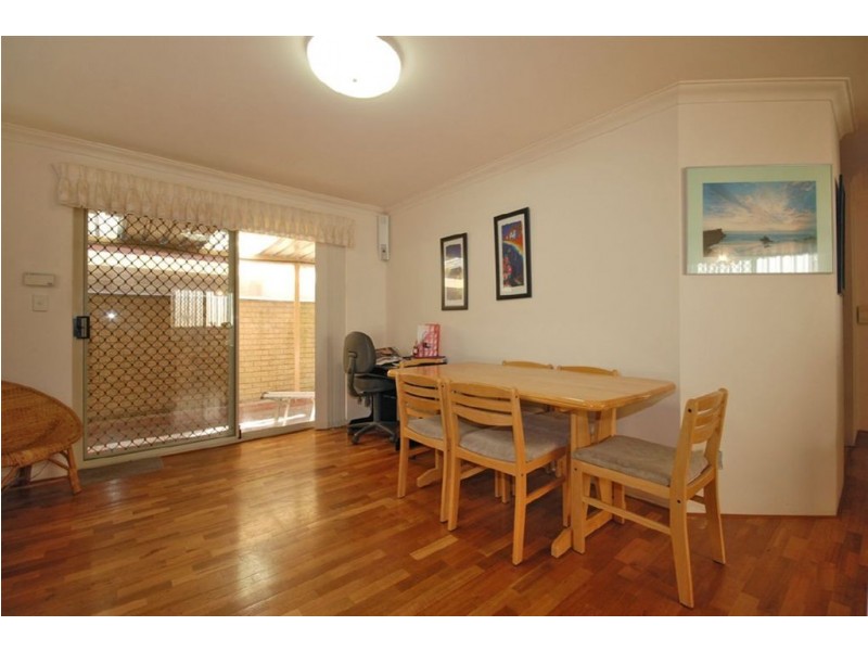 16 Doncaster Square, Currambine WA 6028