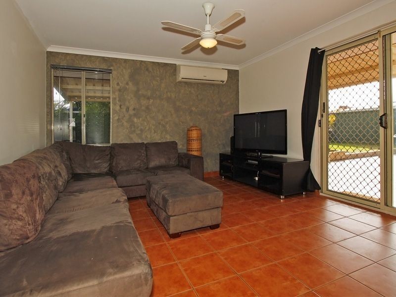 9 Cocos Place, Marangaroo WA 6064