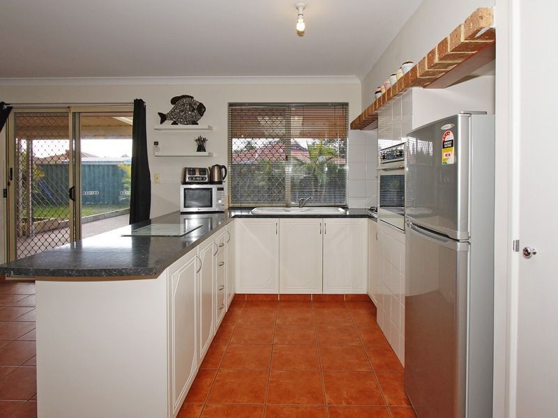 9 Cocos Place, Marangaroo WA 6064