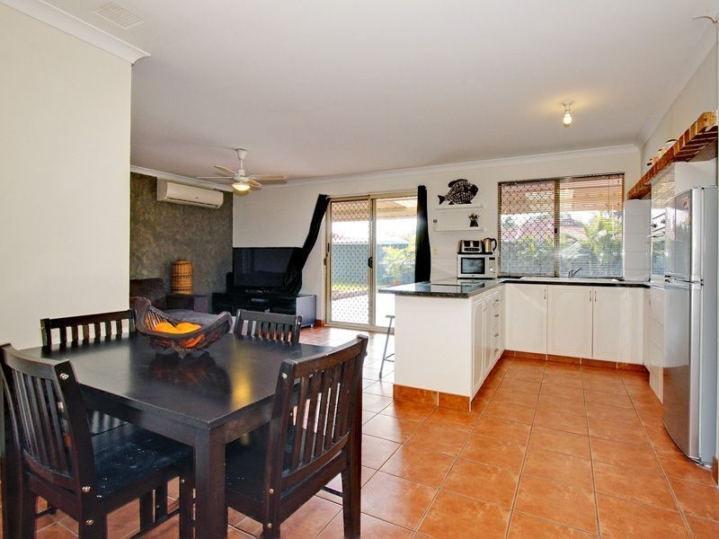 9 Cocos Place, Marangaroo WA 6064