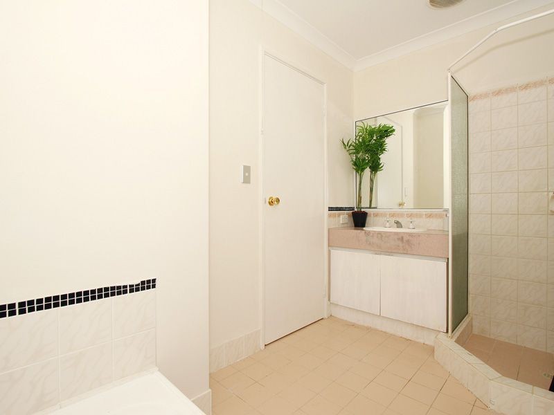 9 Cocos Place, Marangaroo WA 6064