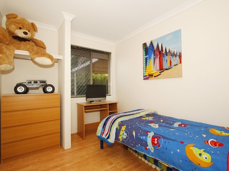 9 Cocos Place, Marangaroo WA 6064