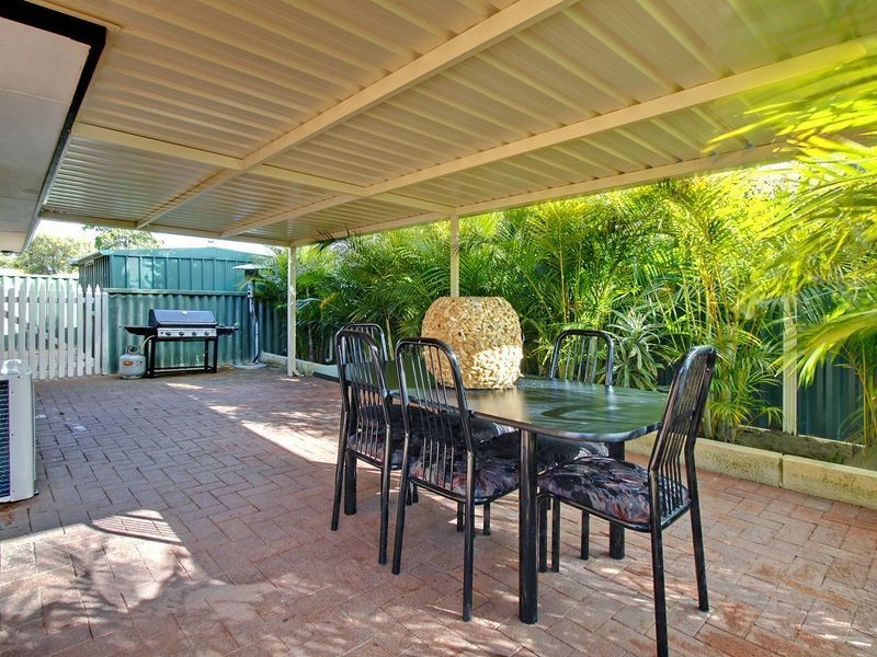 9 Cocos Place, Marangaroo WA 6064