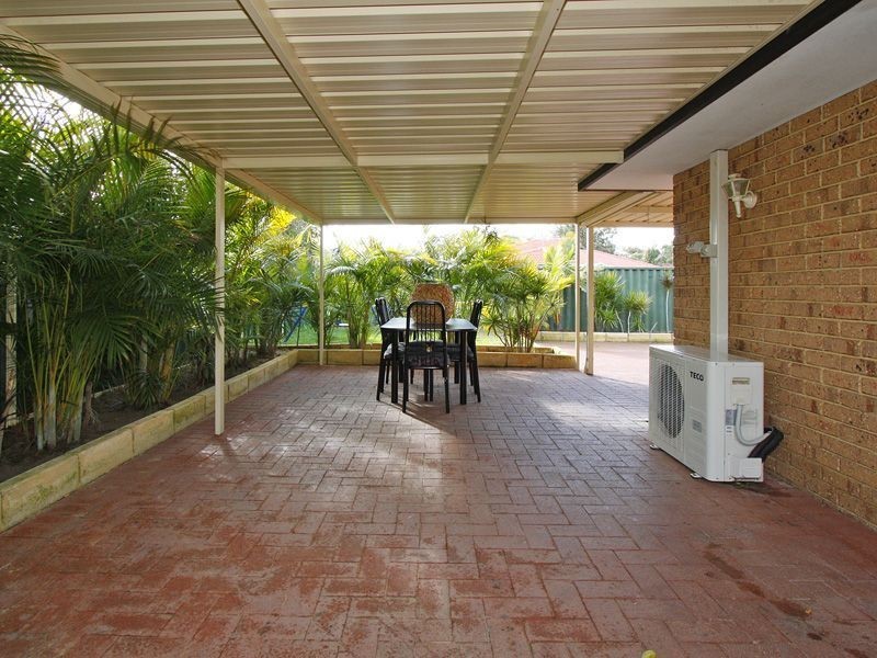 9 Cocos Place, Marangaroo WA 6064