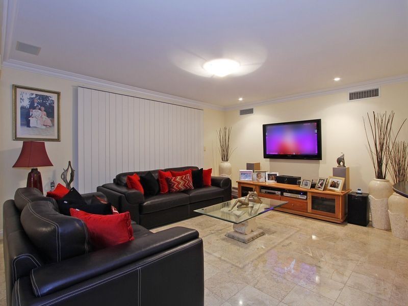 30 Mainsail Drive, Ocean Reef WA 6027