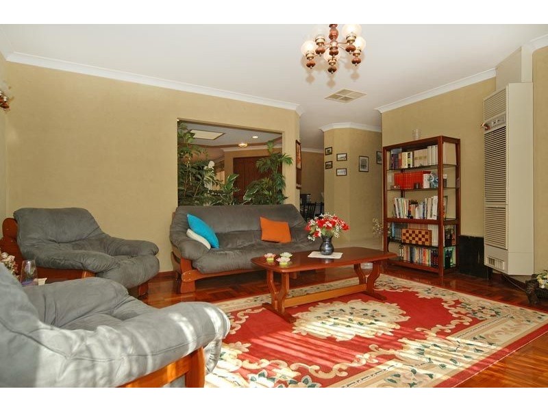 12 Mandarin Court, Craigie WA 6025