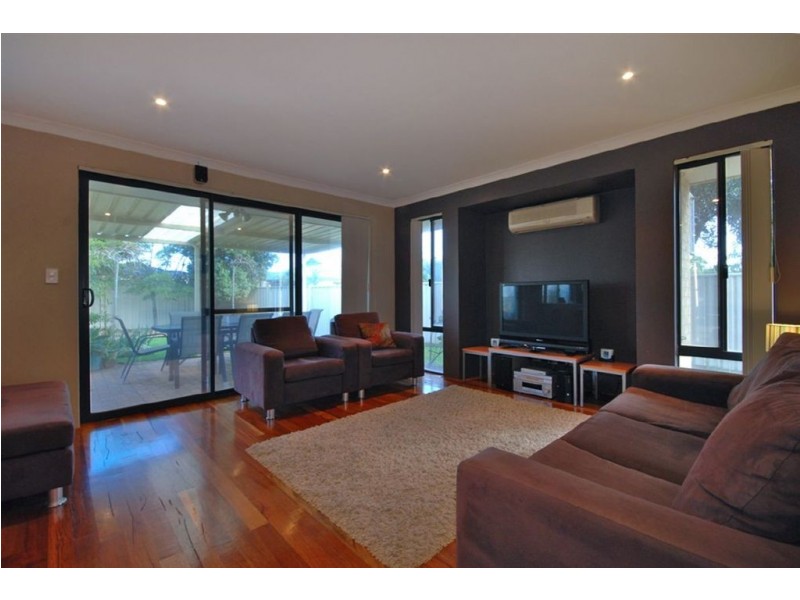 8 Grangemouth Turn, Kinross WA 6028