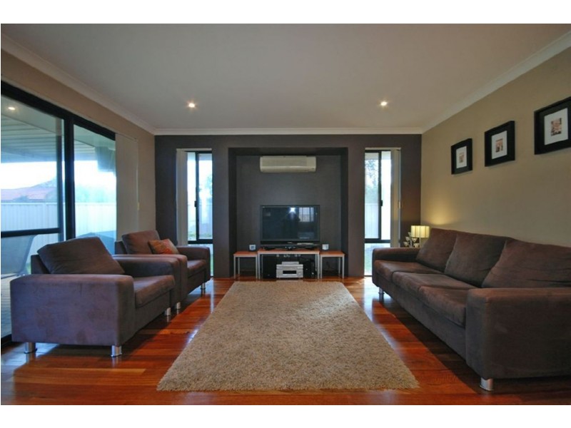 8 Grangemouth Turn, Kinross WA 6028