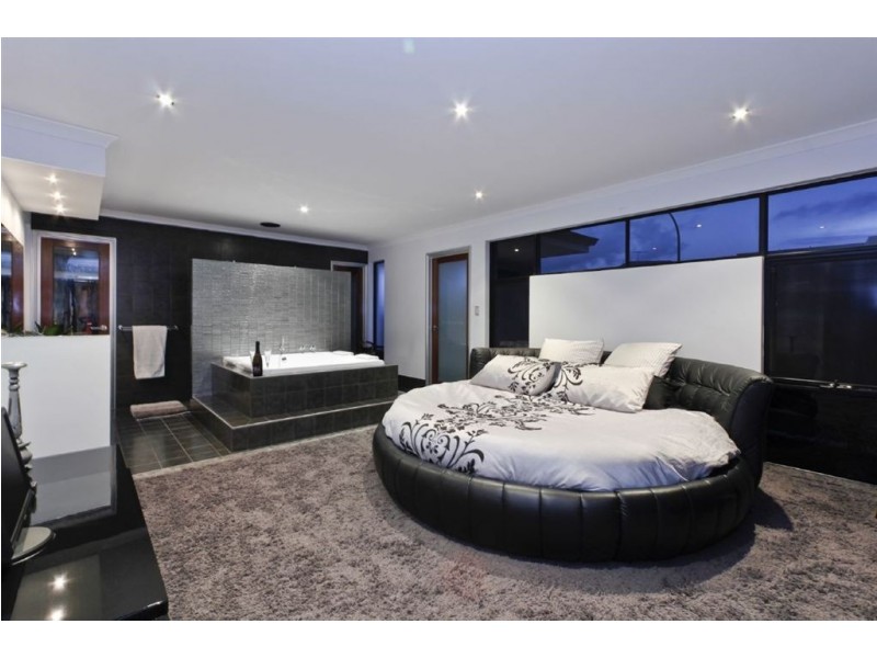 43 Gnangara Road, Madeley WA 6065