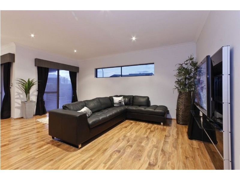 43 Gnangara Road, Madeley WA 6065