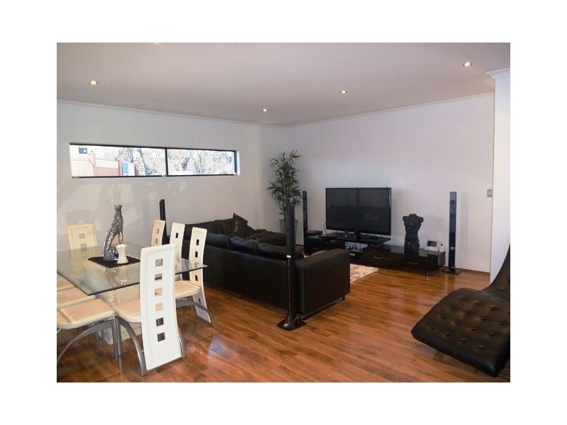 43 Gnangara Road, Madeley WA 6065