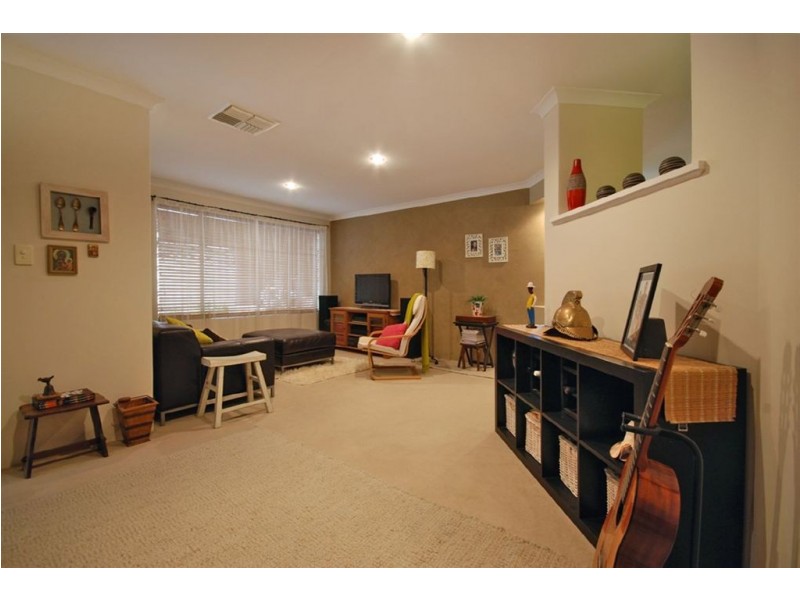 15 Clermont Gardens, Currambine WA 6028