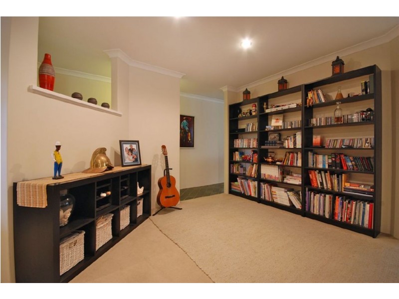 15 Clermont Gardens, Currambine WA 6028