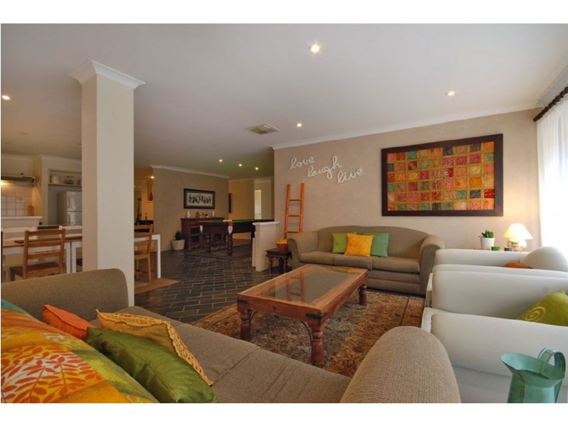 15 Clermont Gardens, Currambine WA 6028