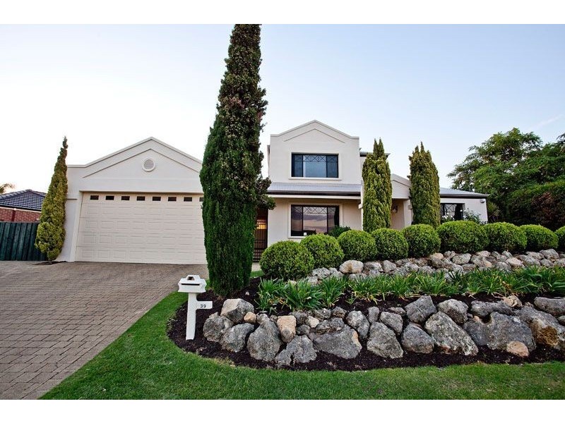 39 Meadowbrook Promenade, Currambine WA 6028