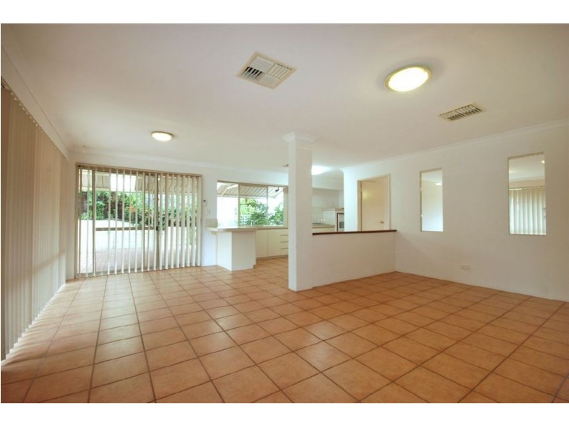 20 Bonnyrigg Pass, Kinross WA 6028