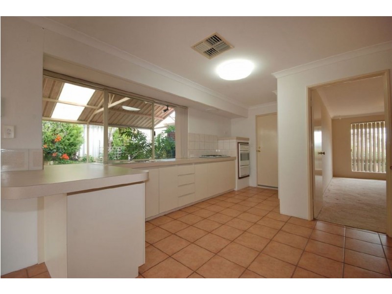 20 Bonnyrigg Pass, Kinross WA 6028