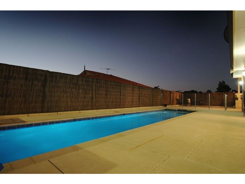 6 Loyal Terrace, Wanneroo WA 6065