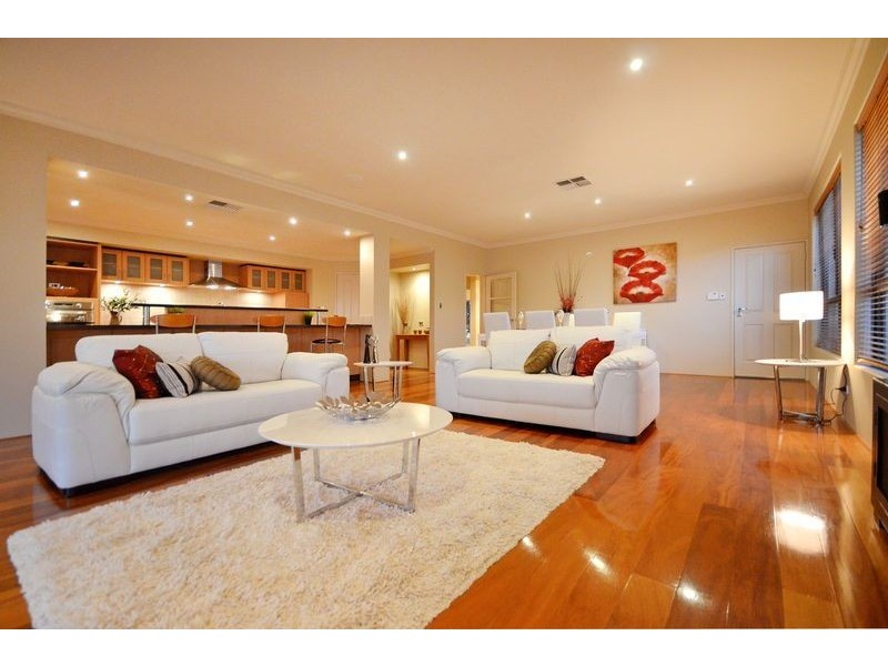 14 Oakdene Drive, Madeley WA 6065