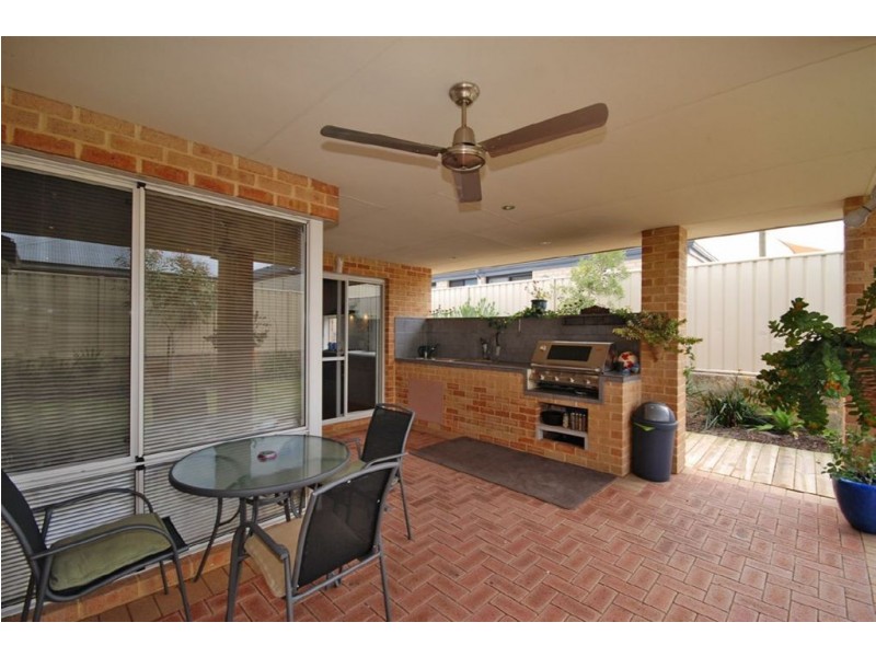 24 Kandalee Gate, Banksia Grove WA 6031