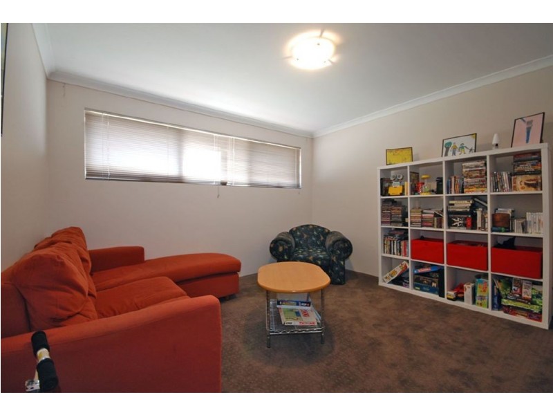 24 Kandalee Gate, Banksia Grove WA 6031