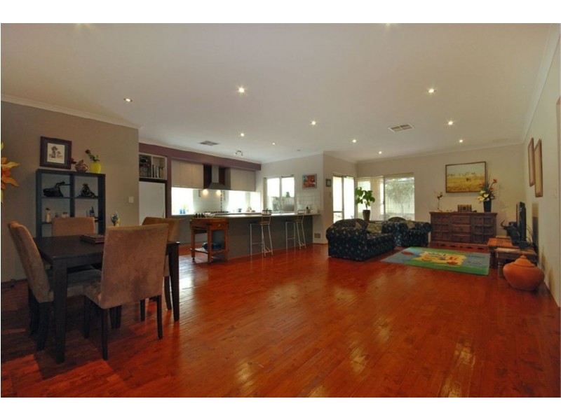 24 Kandalee Gate, Banksia Grove WA 6031