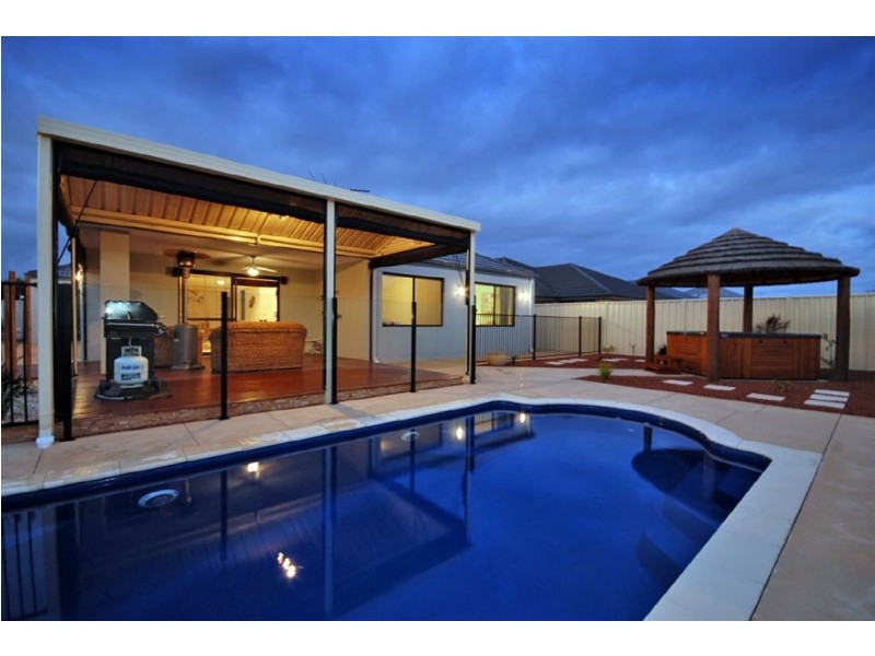 97 Sundowner Meander, Banksia Grove WA 6031