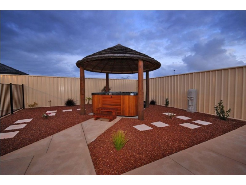 97 Sundowner Meander, Banksia Grove WA 6031