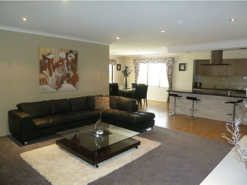 19 Kembla Circle, Madeley WA 6065