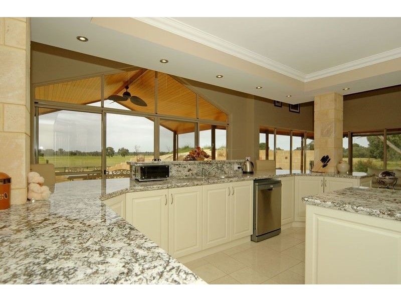 240 Neaves Road, Mariginiup WA 6065