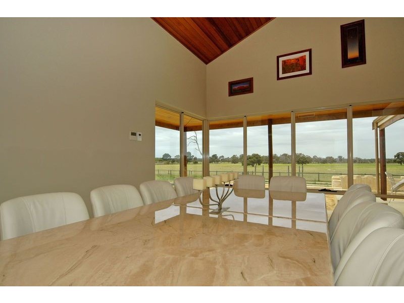 240 Neaves Road, Mariginiup WA 6065