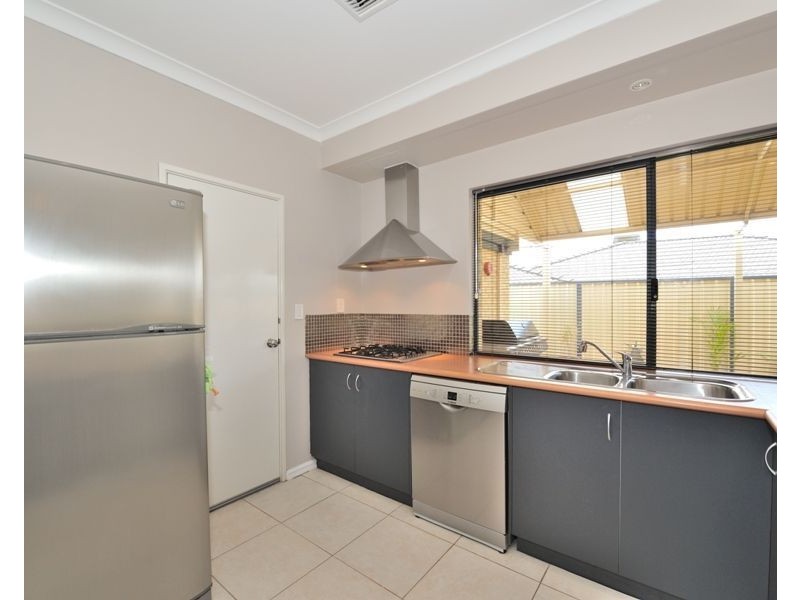 31 Selkirk Drive, Kinross WA 6028