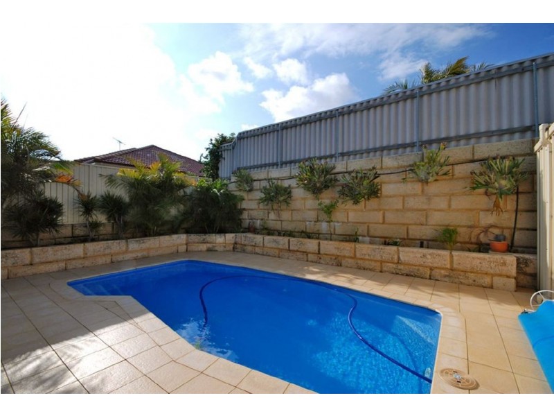 25 Kensington Way, Pearsall WA 6065